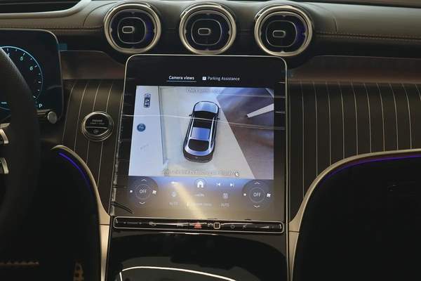 MERCEDES-BENZ -GLC COUPE -GLC200-4MATIC-0KM-2026-GCC SPECS-UNDER WARRANTY (Available 3 colors)