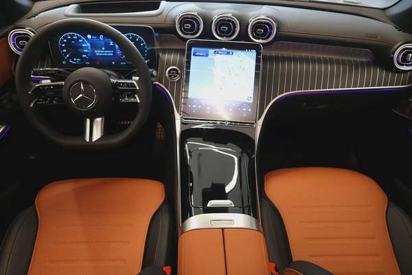 MERCEDES-BENZ -GLC COUPE -GLC200-4MATIC-0KM-2026-GCC SPECS-UNDER WARRANTY (Available 3 colors)