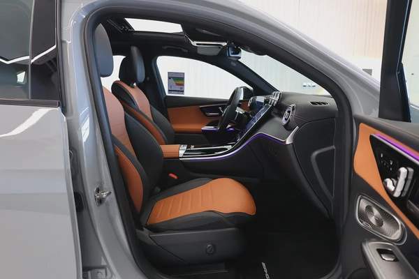 MERCEDES-BENZ -GLC COUPE -GLC200-4MATIC-0KM-2026-GCC SPECS-UNDER WARRANTY (Available 3 colors)