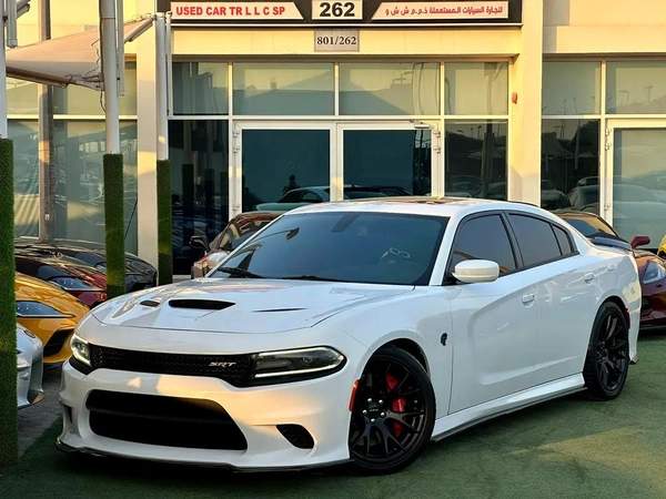 DODGE CHARGER HELLCAT SRT GCC 2017 Original paint perfect condition zero accidents