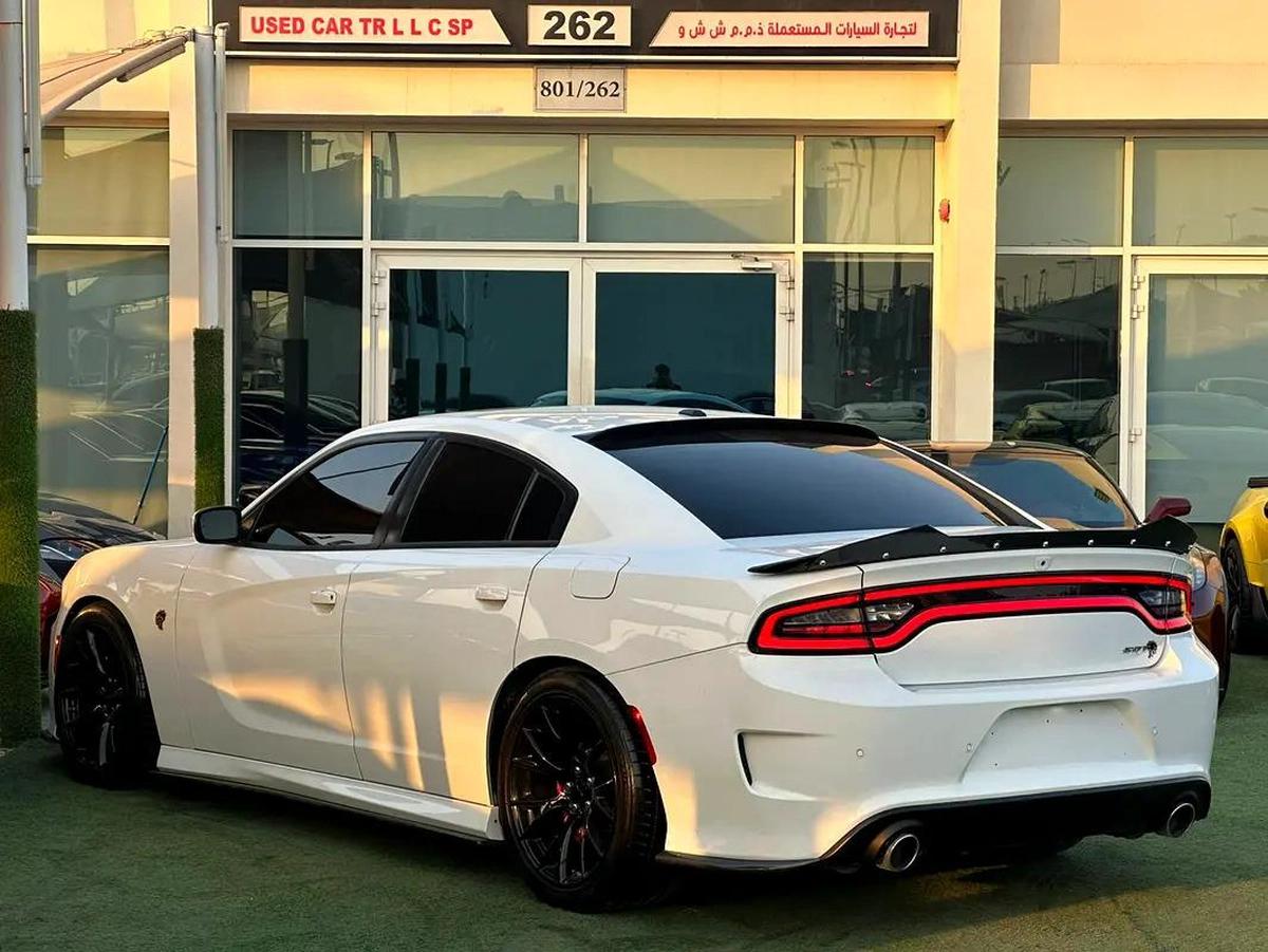 DODGE CHARGER HELLCAT SRT GCC 2017 Original paint perfect condition zero accidents-2-2