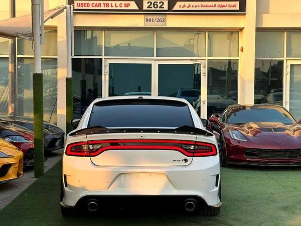 DODGE CHARGER HELLCAT SRT GCC 2017 Original paint perfect condition zero accidents
