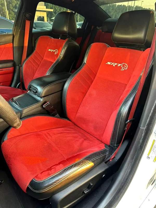 DODGE CHARGER HELLCAT SRT GCC 2017 Original paint perfect condition zero accidents