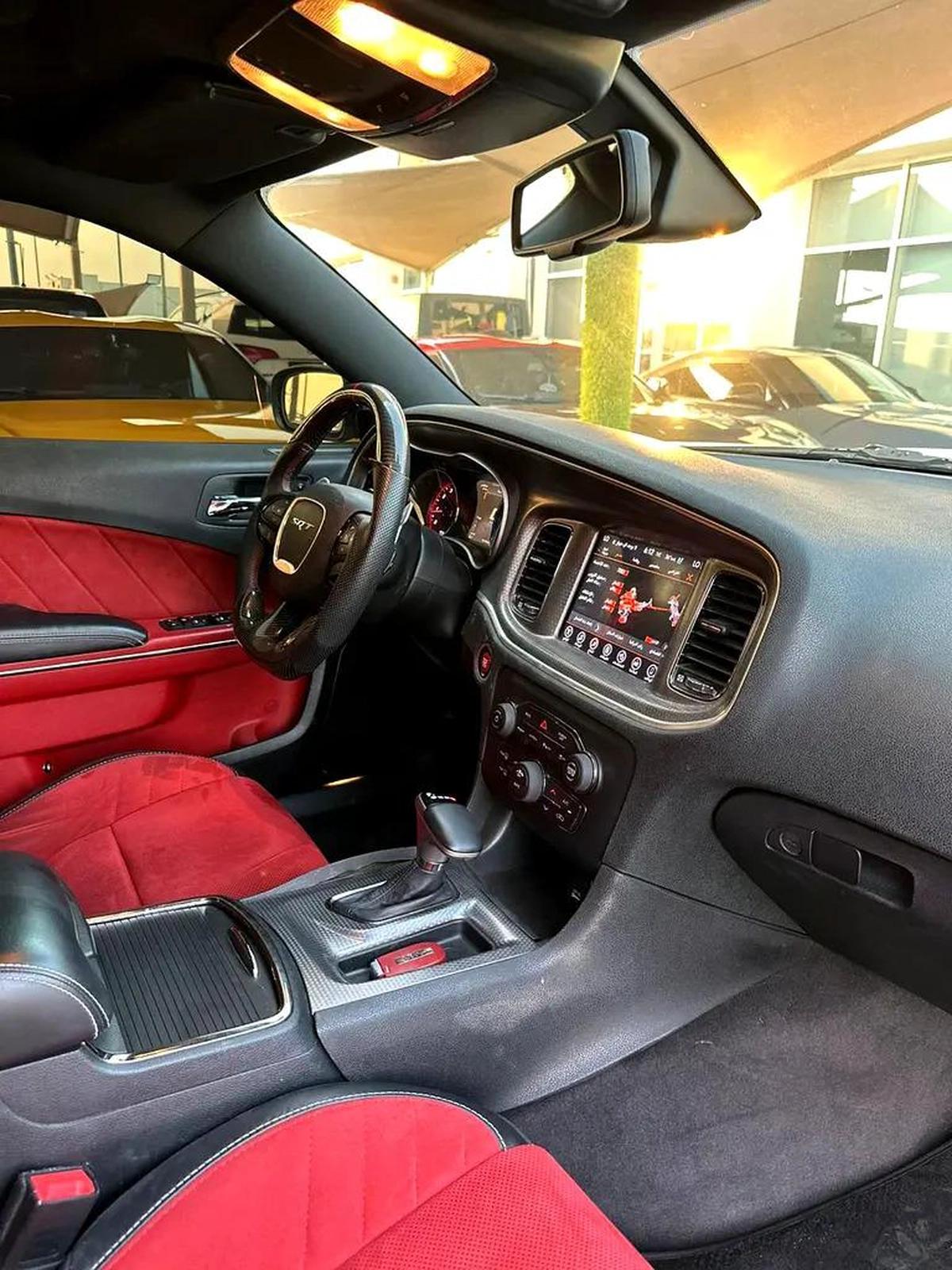 DODGE CHARGER HELLCAT SRT GCC 2017 Original paint perfect condition zero accidents-6-6