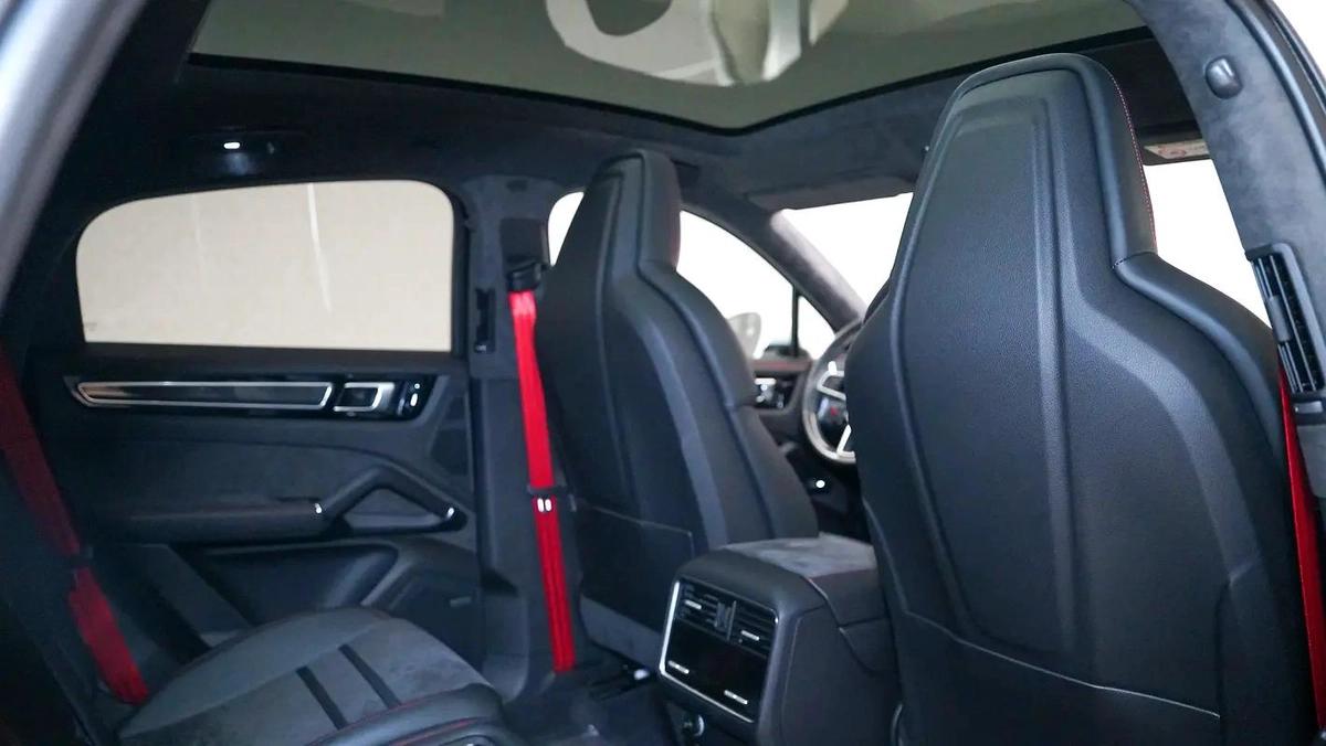 UAEs Very Best Example | 2 Years Free Servicing | AED 5,900 Per Month-13-13