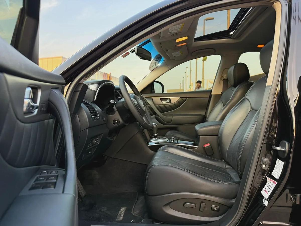 Infiniti QX70 - 2018 Gulf Specs, Full Option, Accident-Free-7-7