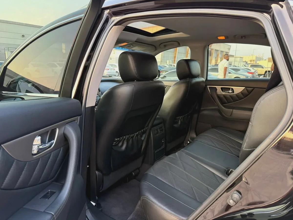 Infiniti QX70 - 2018 Gulf Specs, Full Option, Accident-Free-10-10