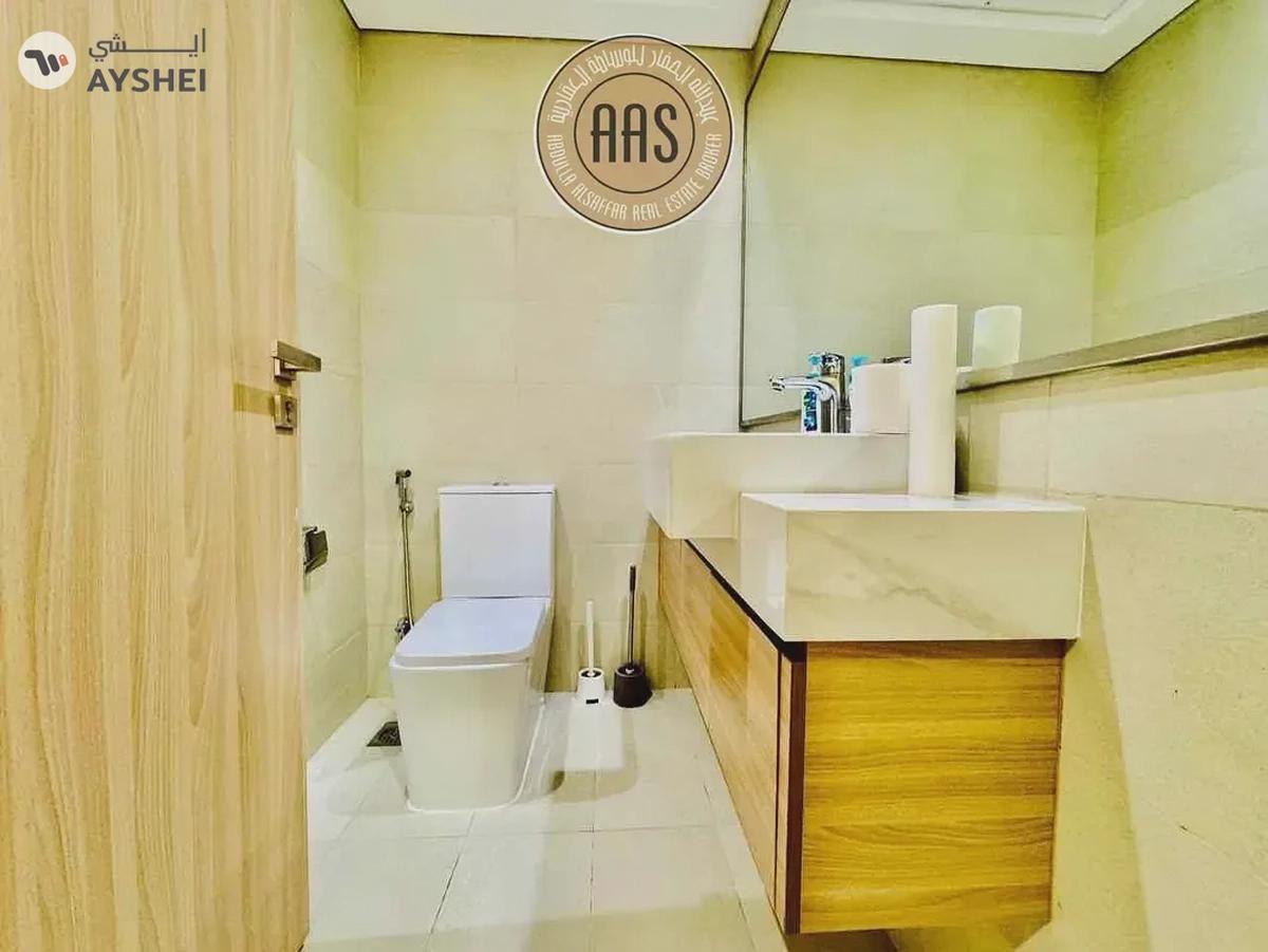 Best layout •• kitchen appliances •• chiller free •• spacious unit-6-6