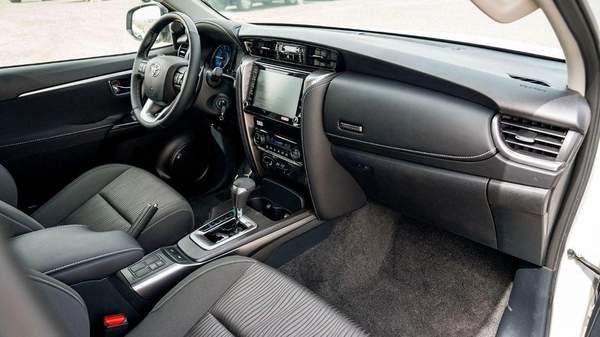 Toyota Fortuner Toyota Fortuner 2.4L Diesel 4X4 MY2025