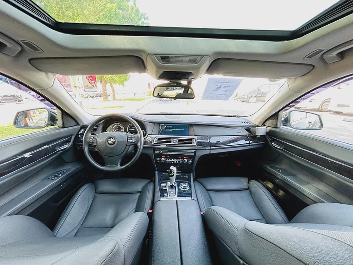 BMW 750I | 2010 | ONLY : 110417 KM | CLEAN TITLE | JAPAN IMPORT-6-6