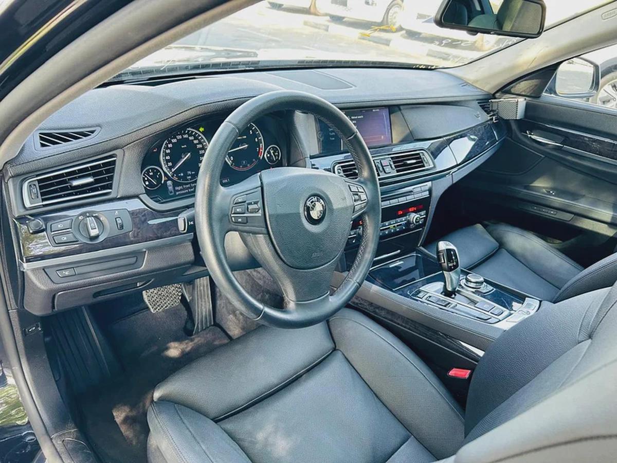 BMW 750I | 2010 | ONLY : 110417 KM | CLEAN TITLE | JAPAN IMPORT-9-9