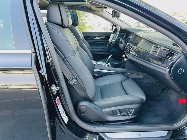 BMW 750I | 2010 | ONLY : 110417 KM | CLEAN TITLE | JAPAN IMPORT