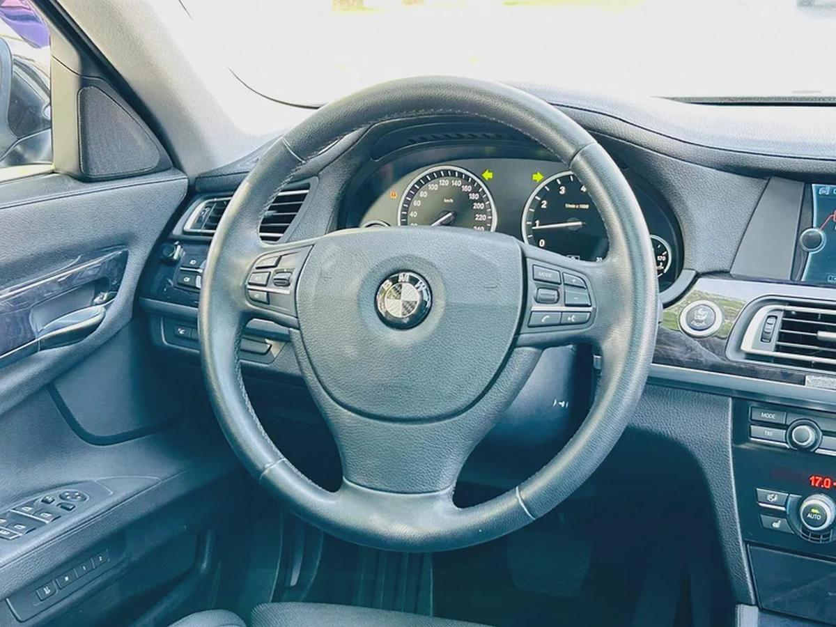 BMW 750I | 2010 | ONLY : 110417 KM | CLEAN TITLE | JAPAN IMPORT-18-18