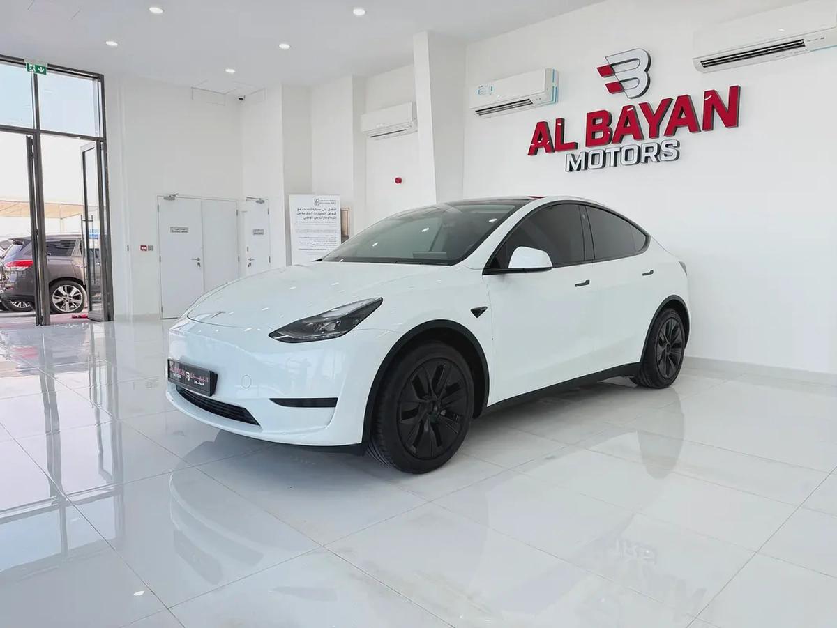 تسلا موديل واي ستاندرد ابيض / اسود 2023 Tesla Model Y Standard - GCC Specs - Excellent Condition-1-1