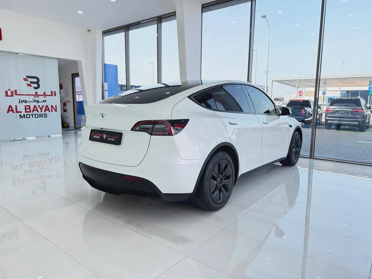 تسلا موديل واي ستاندرد ابيض / اسود 2023 Tesla Model Y Standard - GCC Specs - Excellent Condition-2-2