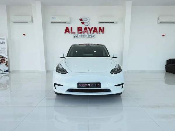 تسلا موديل واي ستاندرد ابيض / اسود 2023 Tesla Model Y Standard - GCC Specs - Excellent Condition