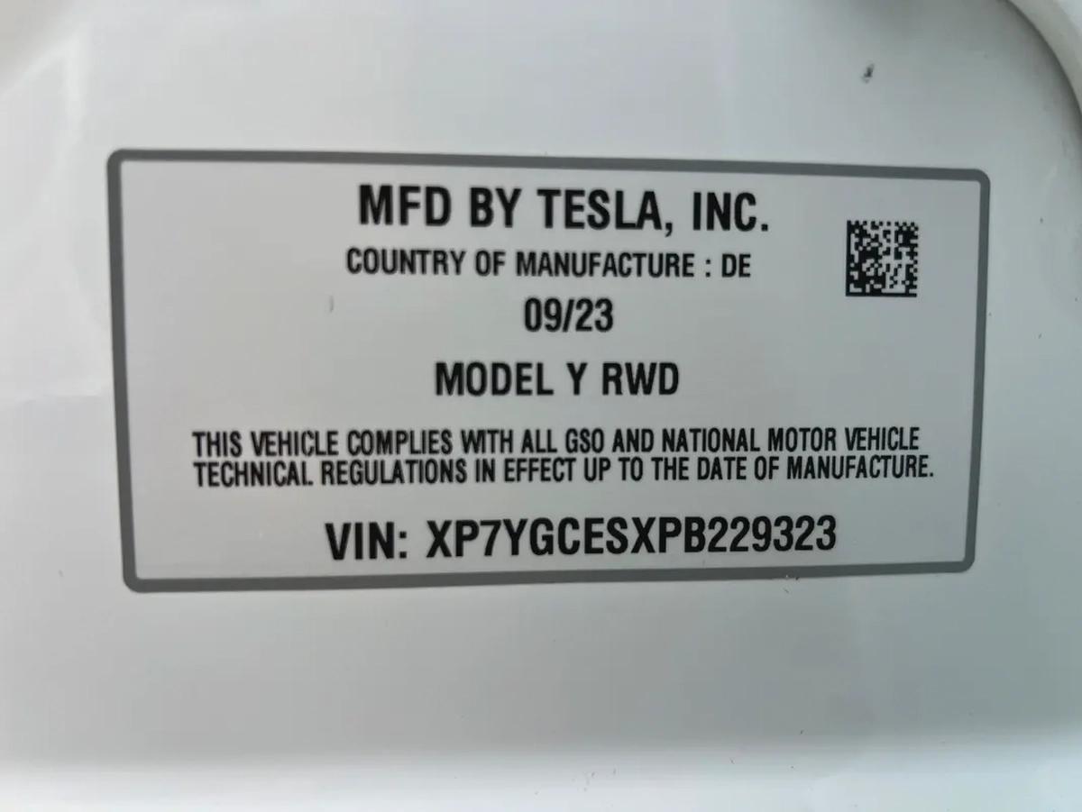 تسلا موديل واي ستاندرد ابيض / اسود 2023 Tesla Model Y Standard - GCC Specs - Excellent Condition-14-14