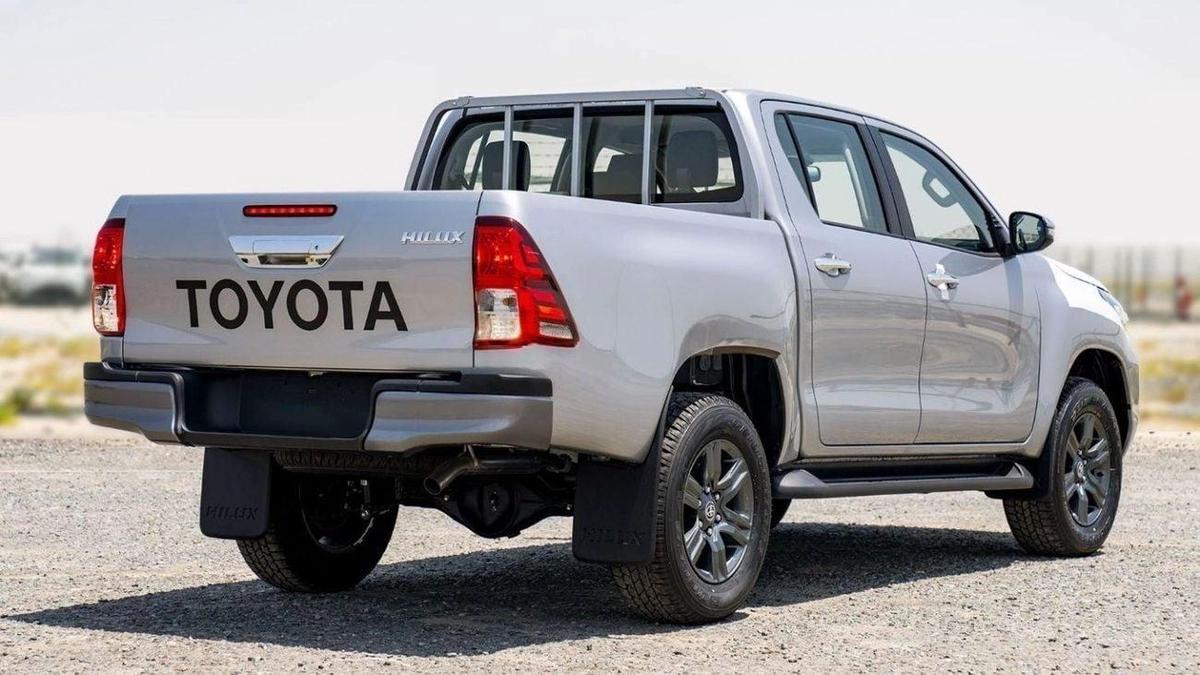 Toyota Hilux Toyota Hilux 2.4L Diesel AT 4x4 Mid Option 2025-3-3