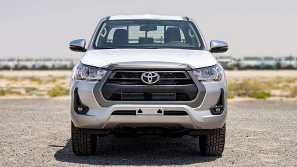 Toyota Hilux Toyota Hilux 2.4L Diesel AT 4x4 Mid Option 2025