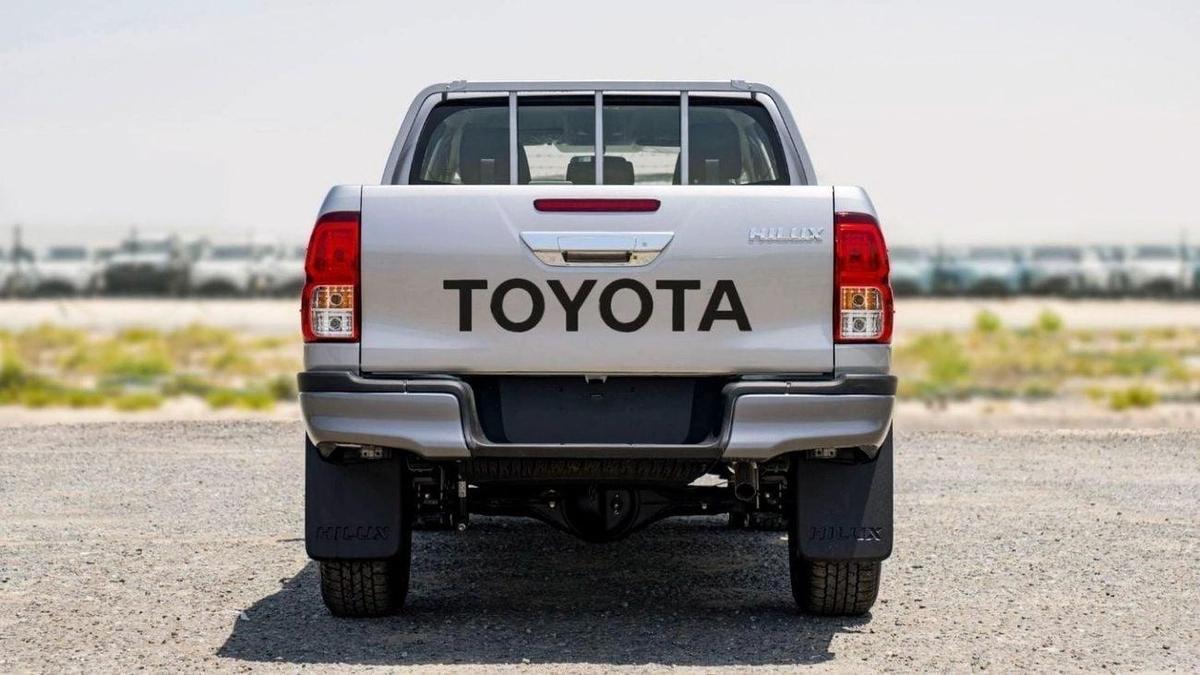 Toyota Hilux Toyota Hilux 2.4L Diesel AT 4x4 Mid Option 2025-5-5
