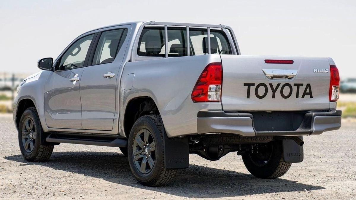 Toyota Hilux Toyota Hilux 2.4L Diesel AT 4x4 Mid Option 2025-7-7