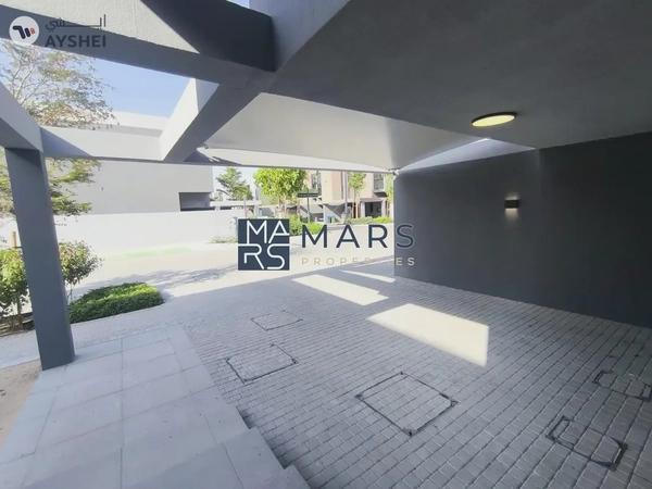 BRAND NEW SINGLE ROW END UNIT 3BHK BIGGEST LAYOUT