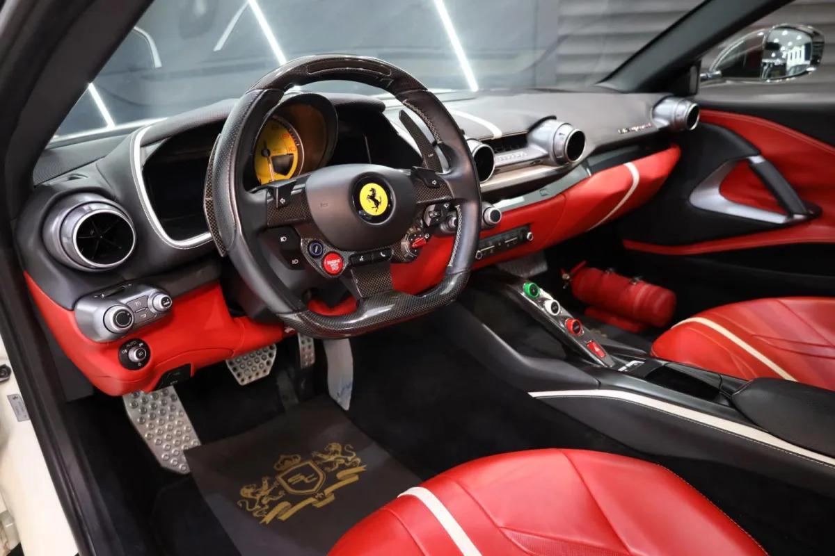 Ferrari 812 Superfast-3-3