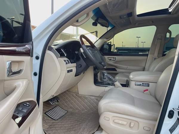 لكذس LX570 محول وكاله بلاك اديشنLexus LX 570 Sport 2014 - GCC Specs - Perfect Condition