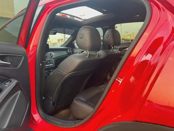 Mercedes-Benz GLA 250 2018 - American Specs