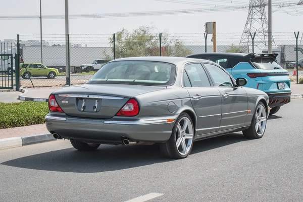 2006 - JAGUAR XJ8 - GOOD CONDITION - ONLY 43,000 KM