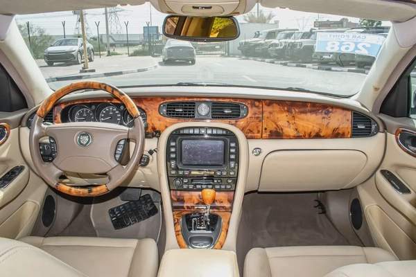 2006 - JAGUAR XJ8 - GOOD CONDITION - ONLY 43,000 KM