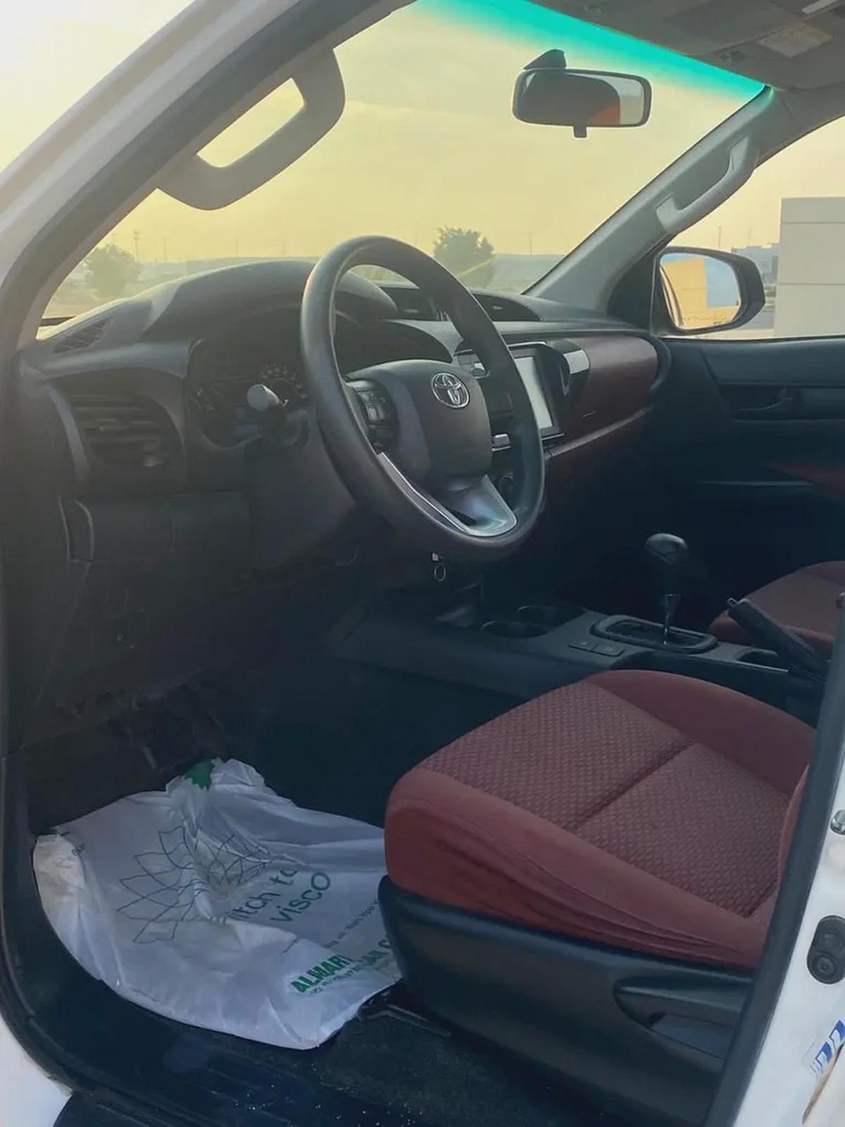 Toyota Hilux DLX TOP 2021 - GCC Specs - Excellent Condition-7-7