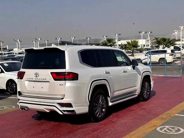 2024 (RIGHT HAND DRIVING) LAND CRUISER 300 ZX 3.5L PETROL 7-SEATS BRAND NEW 0KM FOR EXPORT ONLY