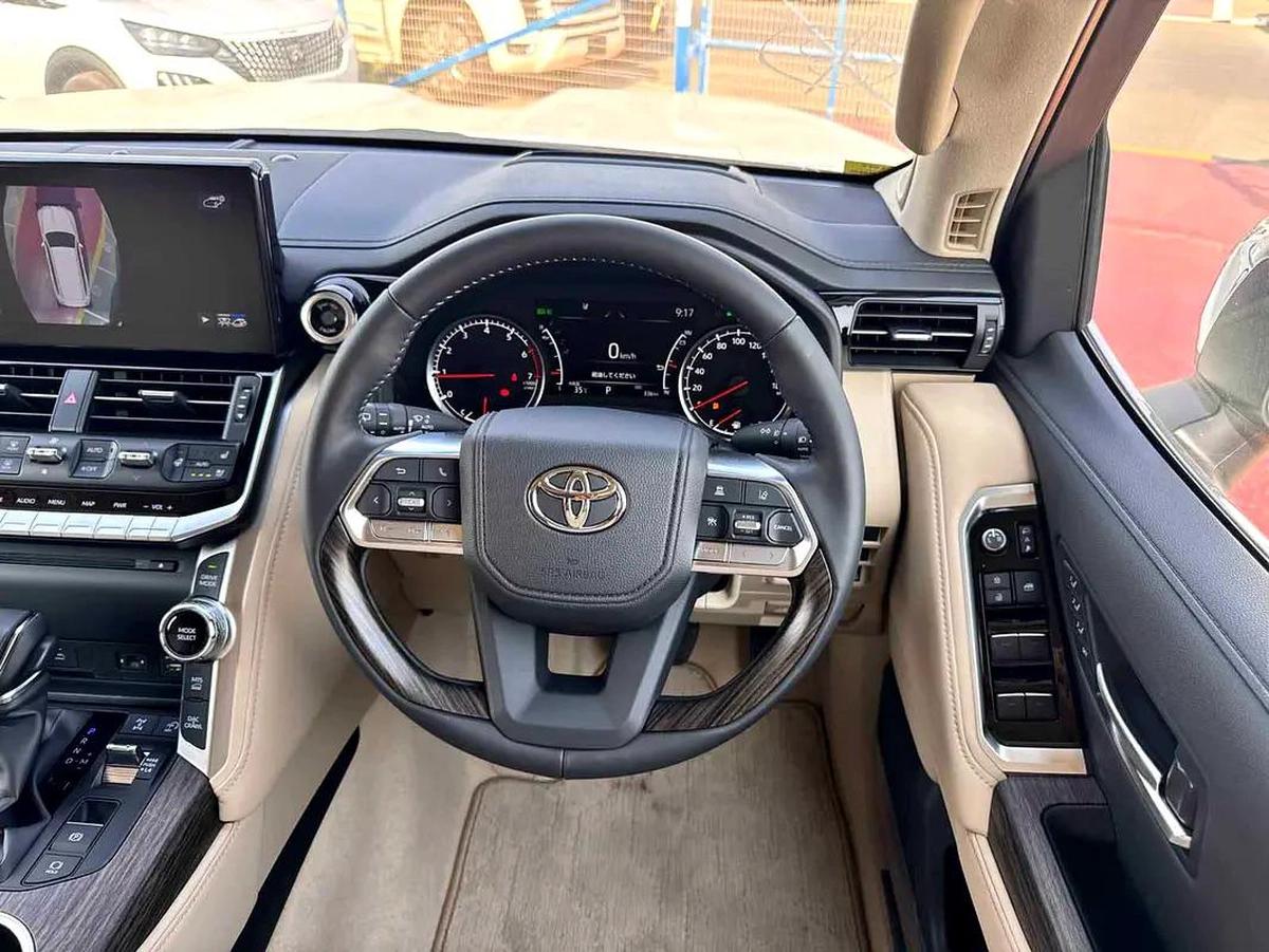 2024 (RIGHT HAND DRIVING) LAND CRUISER 300 ZX 3.5L PETROL 7-SEATS BRAND NEW 0KM FOR EXPORT ONLY-15-15