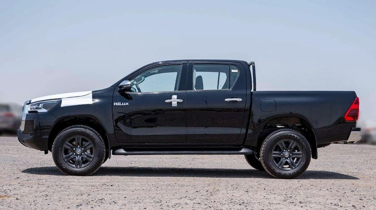 Toyota Hilux TOYOTA HILUX DC 2.4D AT 4X4 MY2025 – BLACK-4-4