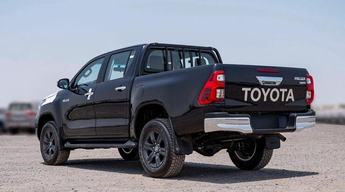 Toyota Hilux TOYOTA HILUX DC 2.4D AT 4X4 MY2025 – BLACK-5-5