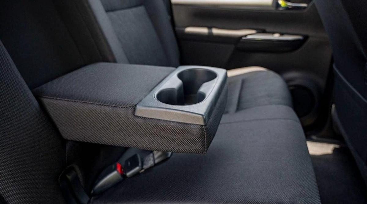 Toyota Hilux TOYOTA HILUX DC 2.4D AT 4X4 MY2025 – BLACK-18-18