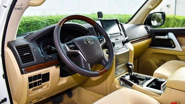 Toyota Land Cruiser EXR 5.7 V8