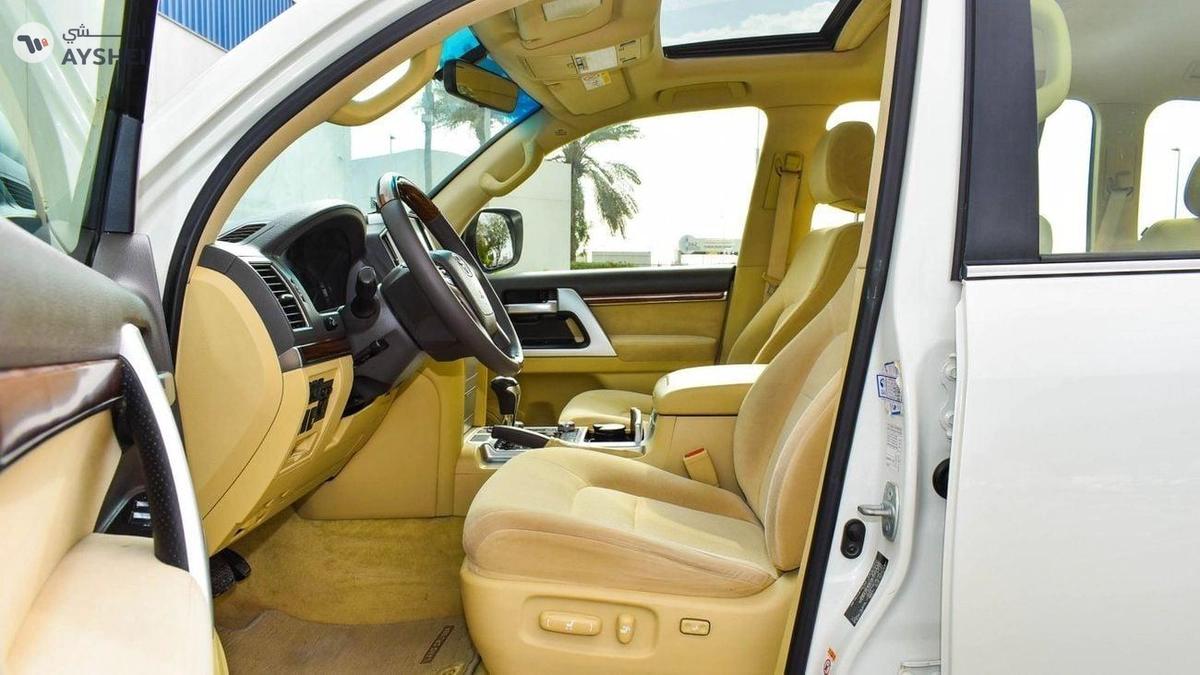 Toyota Land Cruiser EXR 5.7 V8-7-7