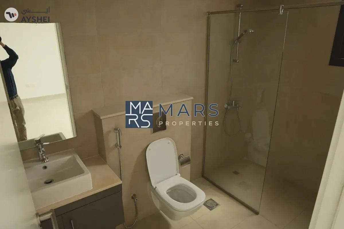 Stunning Gem β Perfect for Comfortable Family Living!-17-17