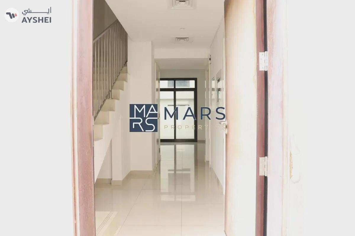 Stunning Gem β Perfect for Comfortable Family Living!-5-5