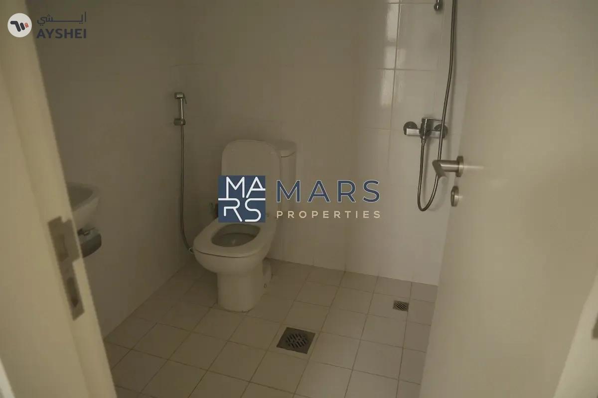 Stunning Gem β Perfect for Comfortable Family Living!-7-7