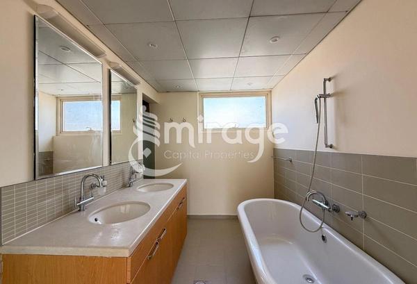 Huge 4BR TH Upgraded to 5BR | Premium Location