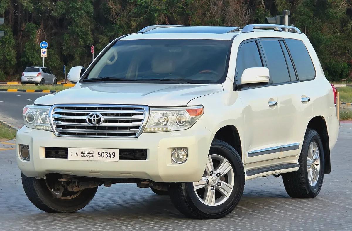Toyota Land Cruiser GXR V8 Model 2015 Full Options Very Clean Condition-0-0