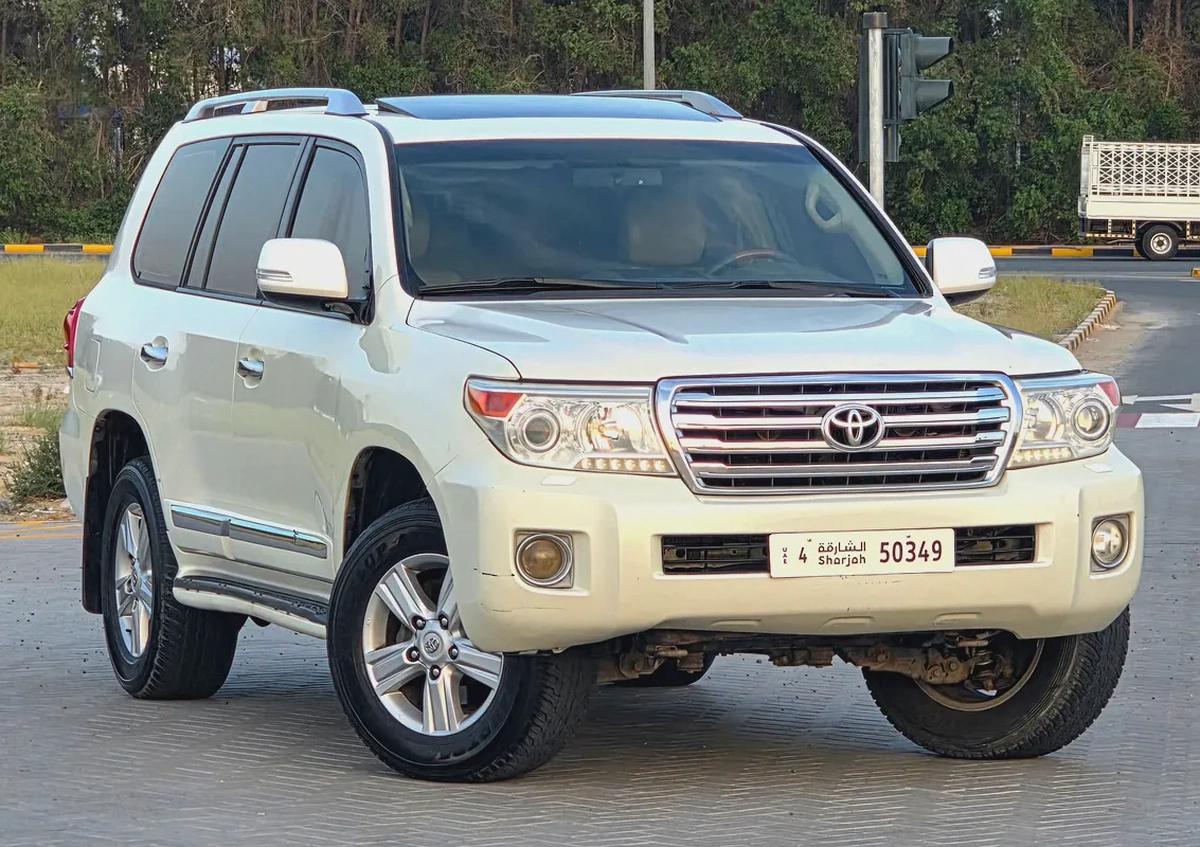 Toyota Land Cruiser GXR V8 Model 2015 Full Options Very Clean Condition-1-1
