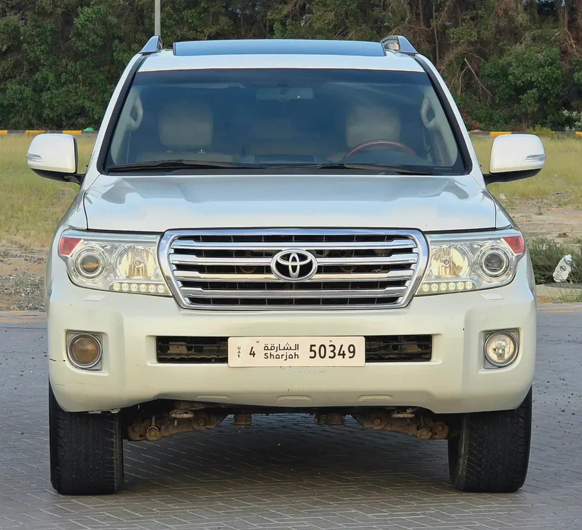 Toyota Land Cruiser GXR V8 Model 2015 Full Options Very Clean Condition-2-2