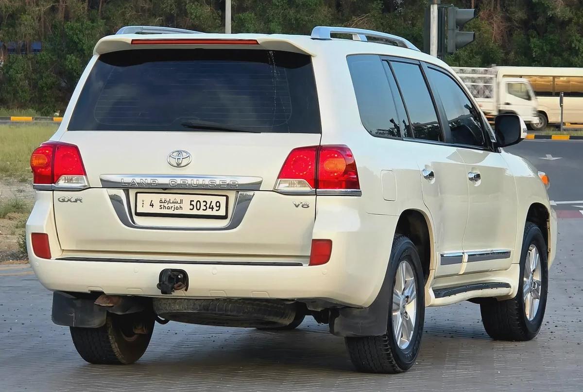 Toyota Land Cruiser GXR V8 Model 2015 Full Options Very Clean Condition-3-3