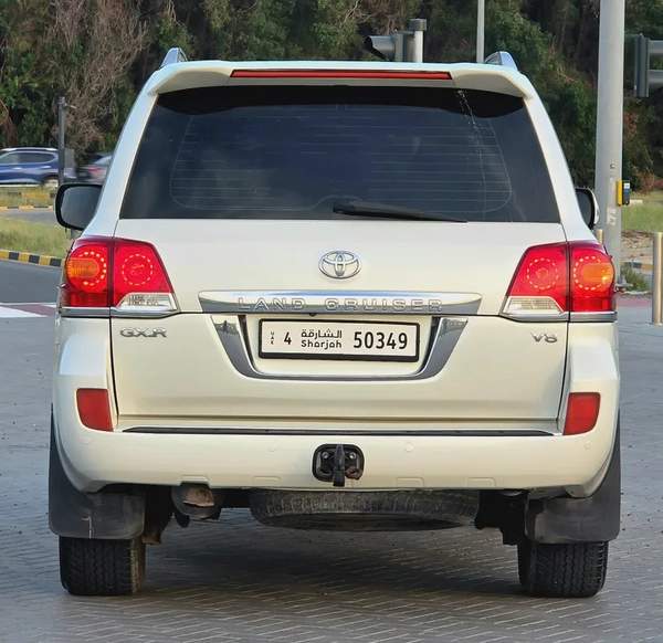 Toyota Land Cruiser GXR V8 Model 2015 Full Options Very Clean Condition