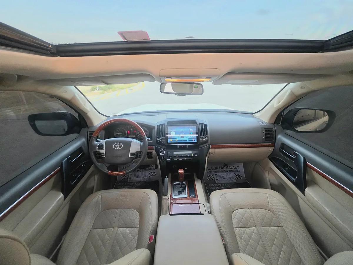 Toyota Land Cruiser GXR V8 Model 2015 Full Options Very Clean Condition-7-7