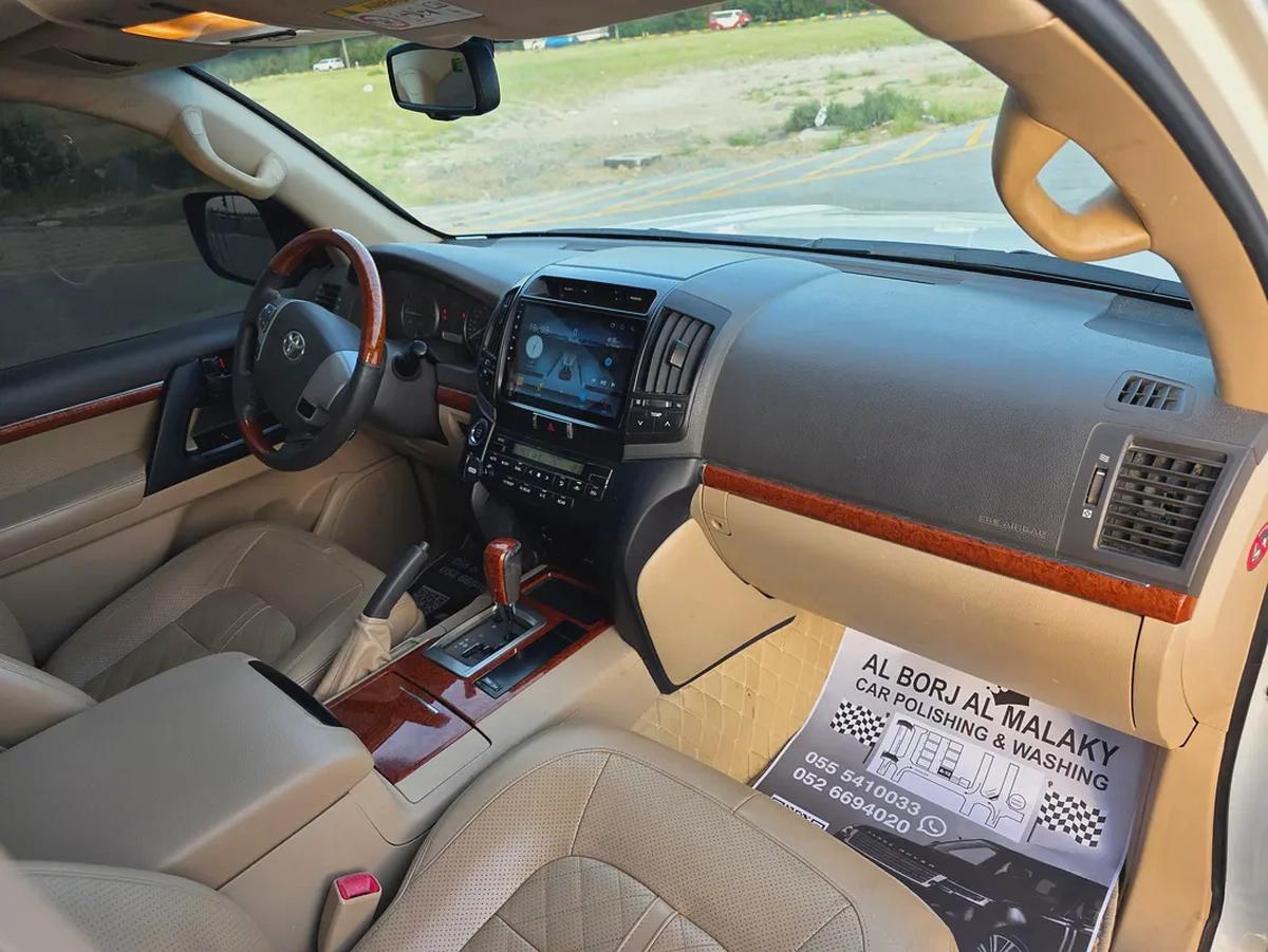 Toyota Land Cruiser GXR V8 Model 2015 Full Options Very Clean Condition-9-9